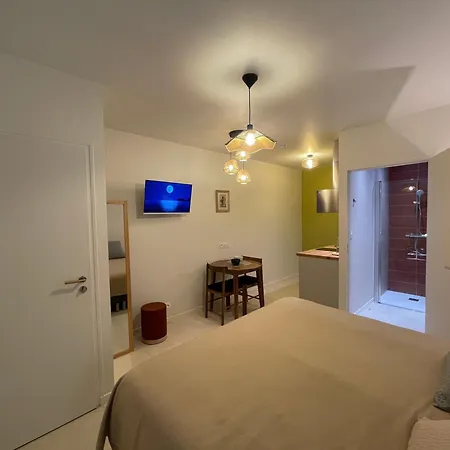 Les Pieces Du Moulin Apartment *